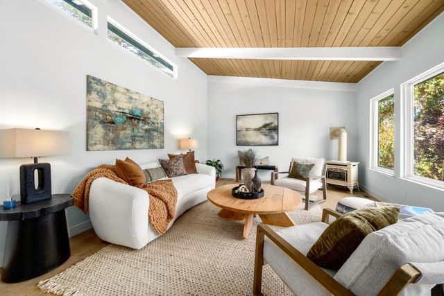 517 Sumner Avenue, Aptos, CA 95003
