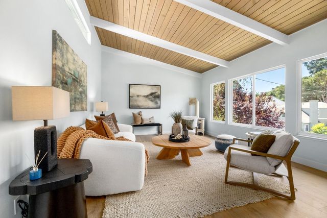 517 Sumner Avenue, Aptos, CA 95003