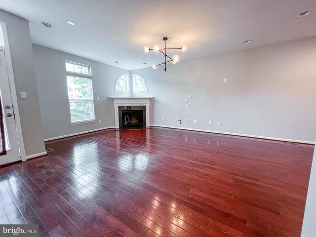 3909 BEEKER MILL PL, Chantilly, VA 20151