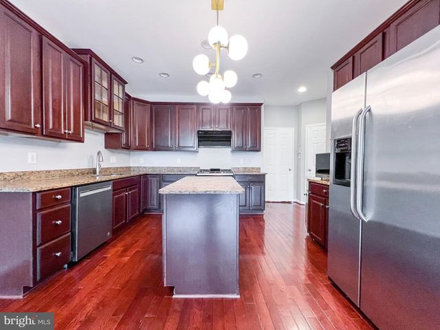 3909 BEEKER MILL PL, Chantilly, VA 20151