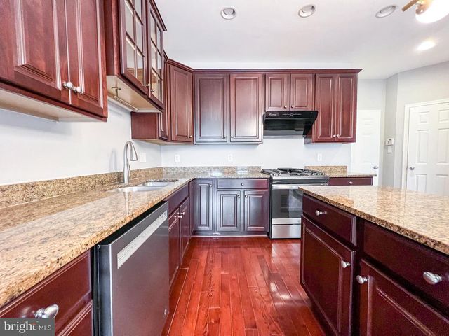3909 BEEKER MILL PL, Chantilly, VA 20151