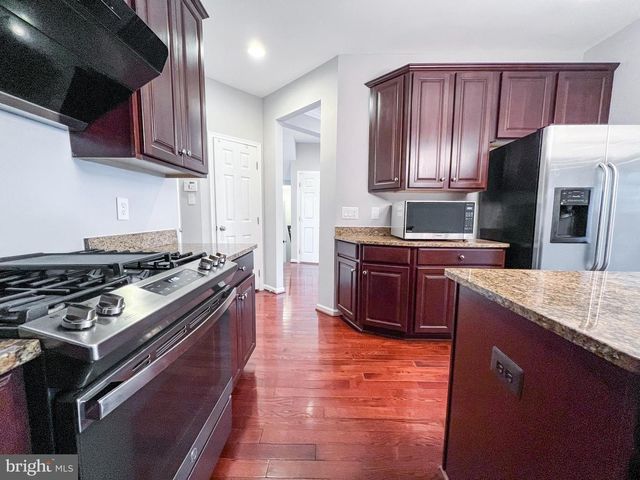 3909 BEEKER MILL PL, Chantilly, VA 20151