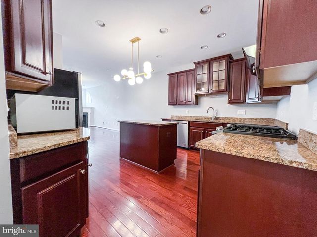 3909 BEEKER MILL PL, Chantilly, VA 20151