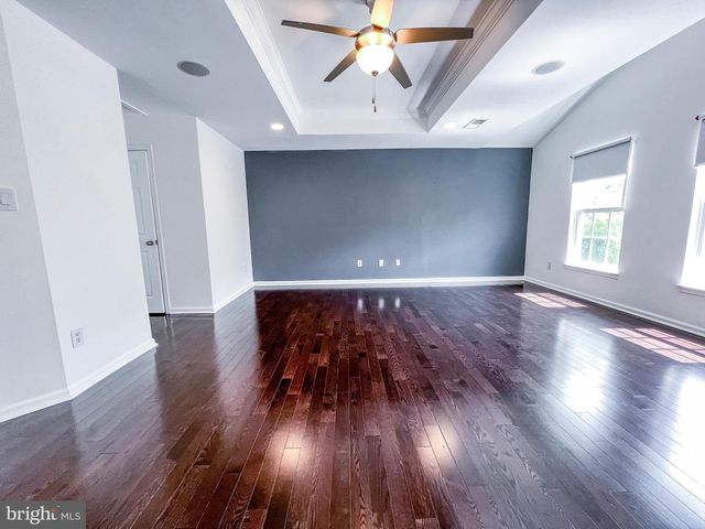 3909 BEEKER MILL PL, Chantilly, VA 20151