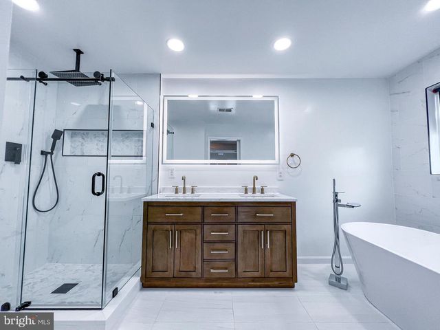 3909 BEEKER MILL PL, Chantilly, VA 20151