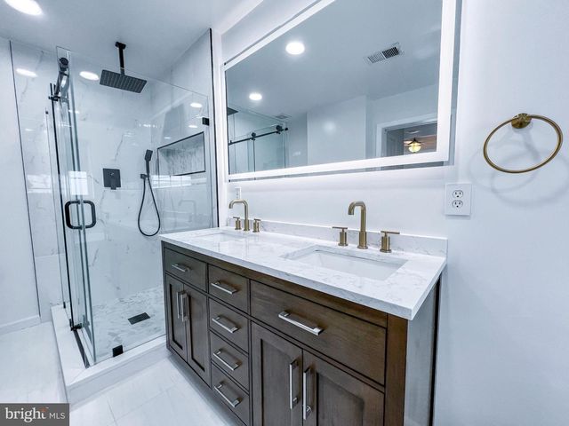 3909 BEEKER MILL PL, Chantilly, VA 20151