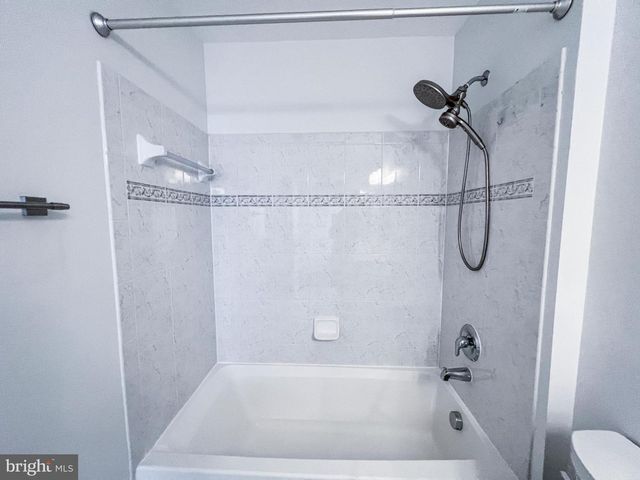 3909 BEEKER MILL PL, Chantilly, VA 20151