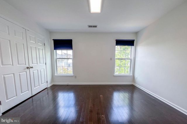 3909 BEEKER MILL PL, Chantilly, VA 20151