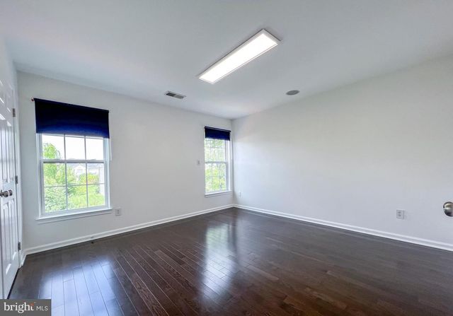 3909 BEEKER MILL PL, Chantilly, VA 20151