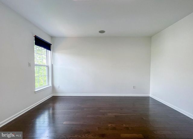 3909 BEEKER MILL PL, Chantilly, VA 20151
