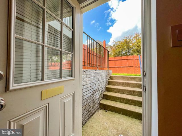 3909 BEEKER MILL PL, Chantilly, VA 20151