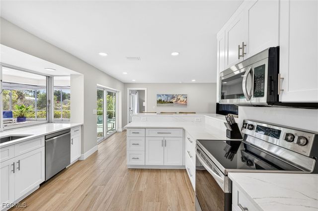 952 Kings Crown DR, Sanibel, FL 33957