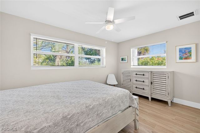 952 Kings Crown DR, Sanibel, FL 33957