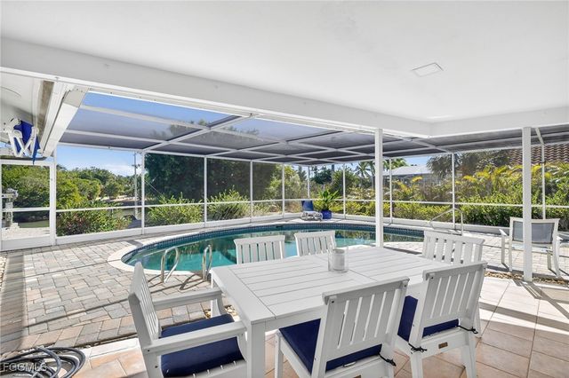 952 Kings Crown DR, Sanibel, FL 33957