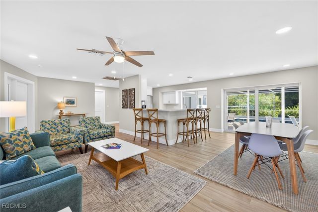 952 Kings Crown DR, Sanibel, FL 33957