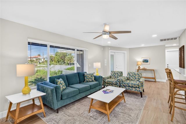 952 Kings Crown DR, Sanibel, FL 33957