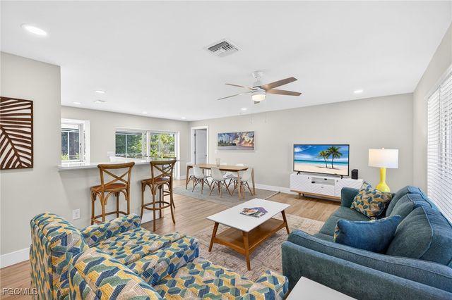 952 Kings Crown DR, Sanibel, FL 33957