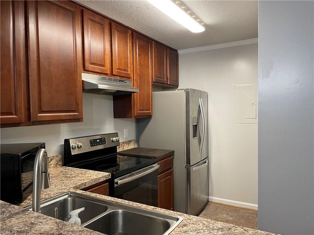 897 Whistling Swan DR, Virginia Beach, VA 23464