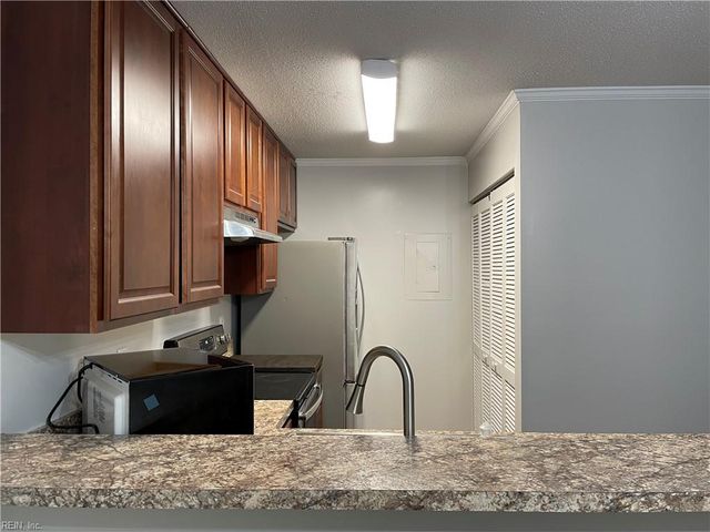 897 Whistling Swan DR, Virginia Beach, VA 23464