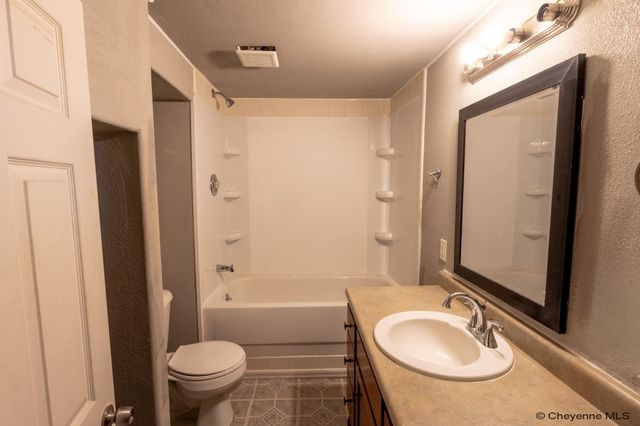 1109 S ARP AVE, Cheyenne, WY 82007