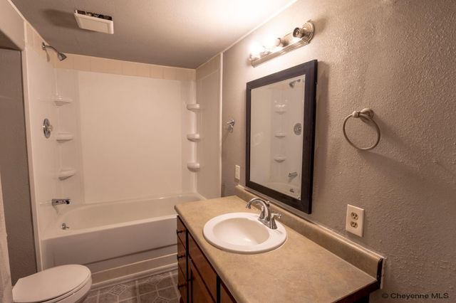1109 S ARP AVE, Cheyenne, WY 82007