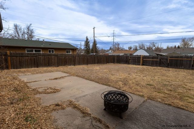 1109 S ARP AVE, Cheyenne, WY 82007