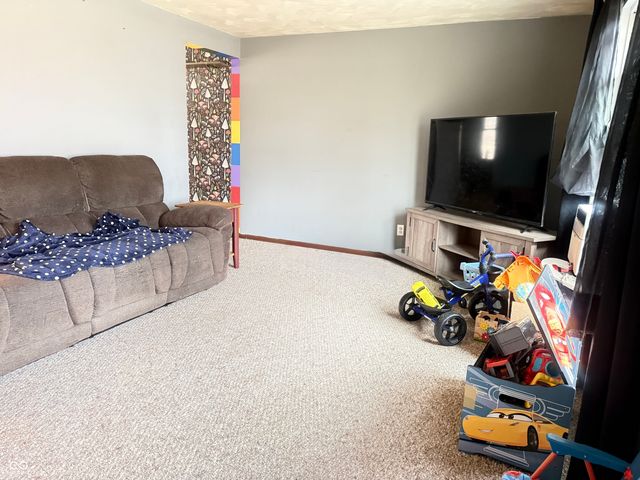 305 E Union Street, Waynetown, IN 47990