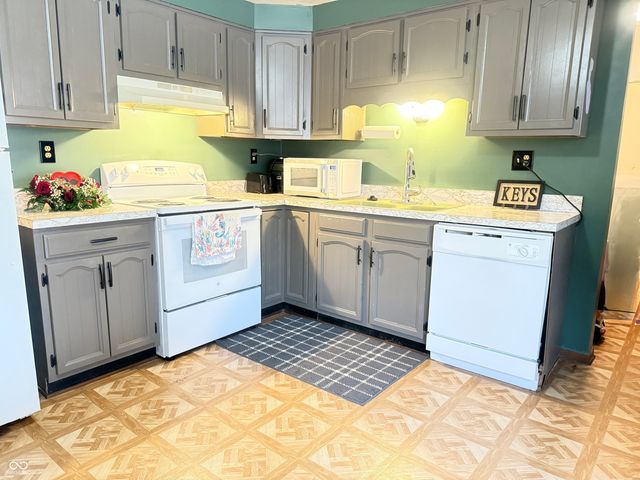 305 E Union Street, Waynetown, IN 47990