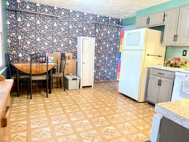 305 E Union Street, Waynetown, IN 47990