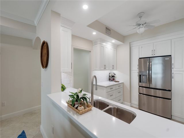 5380 E Harbor Village Drive 102, Vero Beach, FL 32967