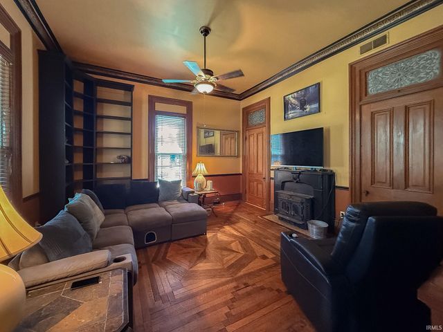 4814 New Harmony Road, Evansville, IN 47720