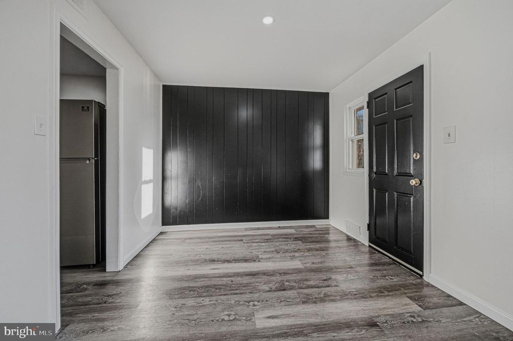 Image 10 of property listing at 47 CANNON DR, Wilmington, DE 19809