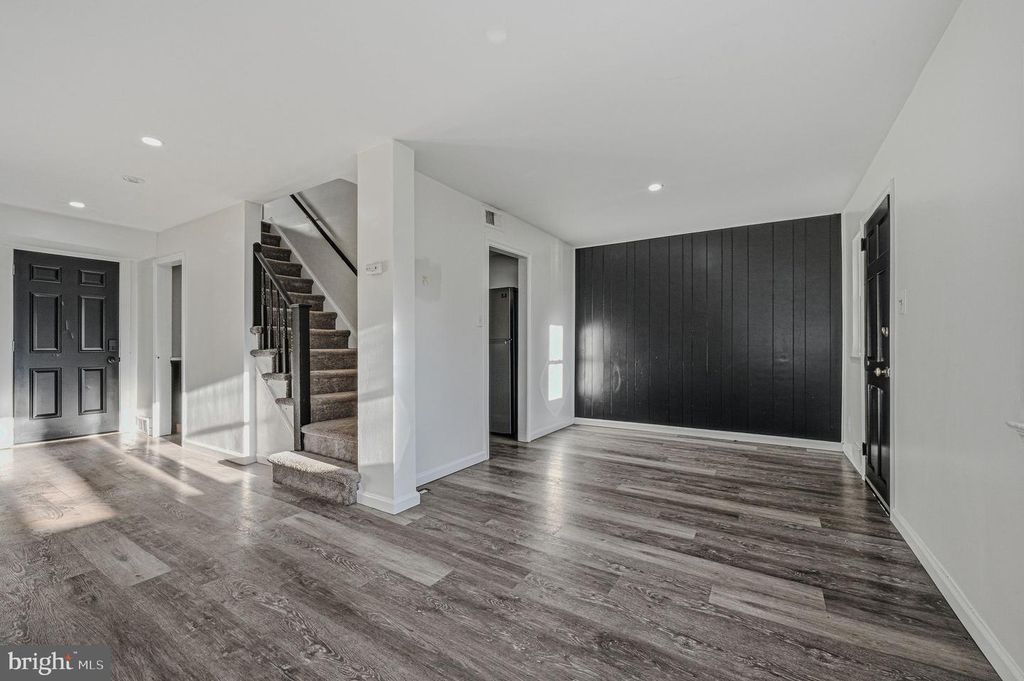 Image 8 of property listing at 47 CANNON DR, Wilmington, DE 19809