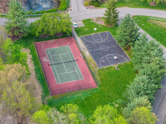 428 Rockledge Dr, Aleppo, PA 15143