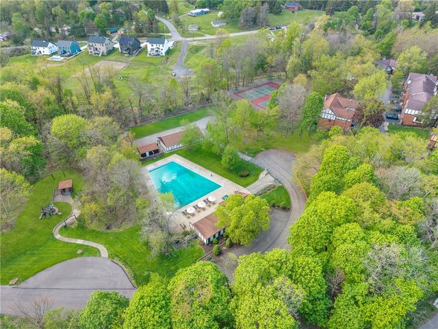 428 Rockledge Dr, Aleppo, PA 15143