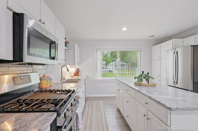 1840 Manse Road, Waterford, MI 48328