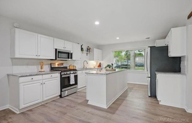 1840 Manse Road, Waterford, MI 48328