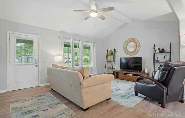 1840 Manse Road, Waterford, MI 48328