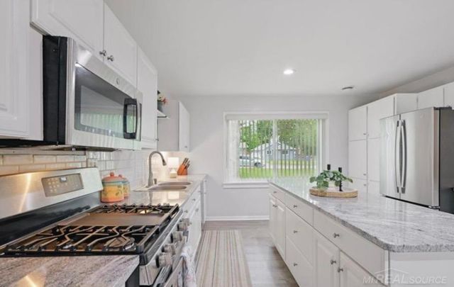 1840 Manse Road, Waterford, MI 48328