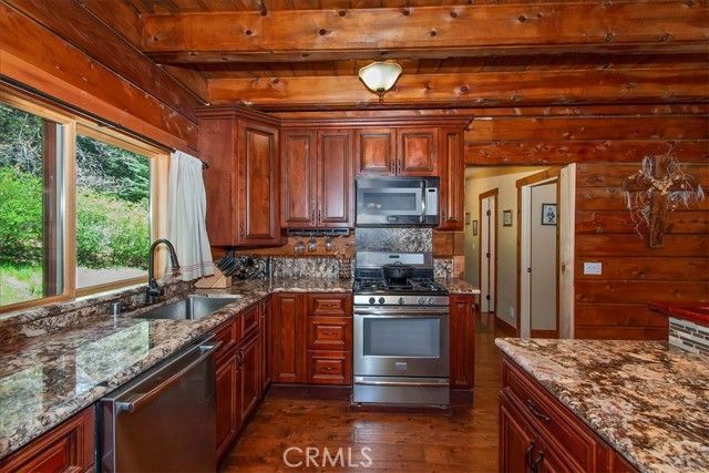 116 E, Lake Arrowhead, CA 92352