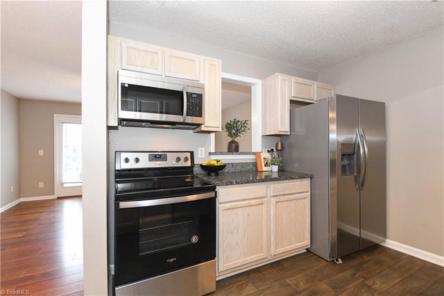 5805 Battery Drive 2D, Greensboro, NC 27409