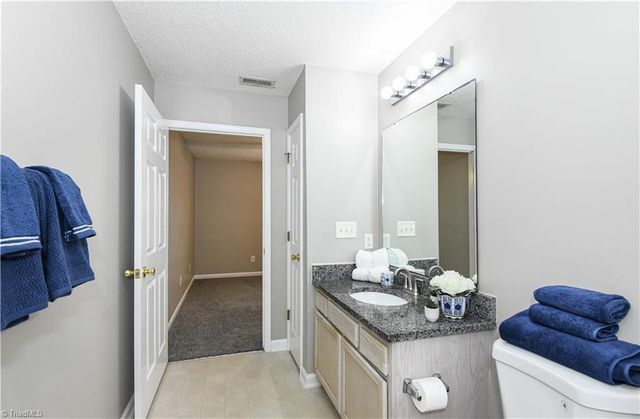 5805 Battery Drive 2D, Greensboro, NC 27409