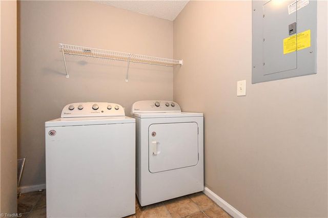 5805 Battery Drive 2D, Greensboro, NC 27409