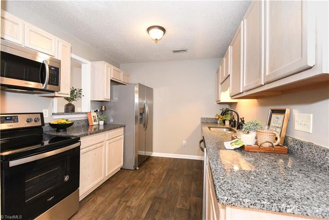 5805 Battery Drive 2D, Greensboro, NC 27409