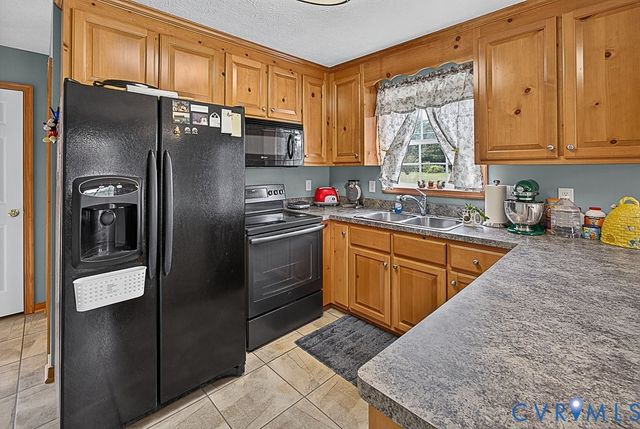 7741 Trimarchi Ln, Charles City, VA 23140