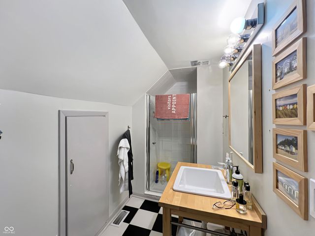 2020 Lafayette Avenue, Columbus, IN 47201