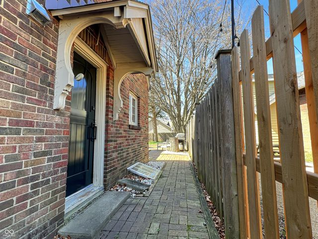 2020 Lafayette Avenue, Columbus, IN 47201