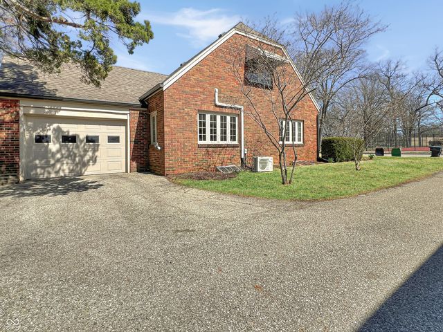 2020 Lafayette Avenue, Columbus, IN 47201