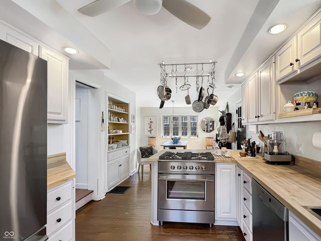 2020 Lafayette Avenue, Columbus, IN 47201