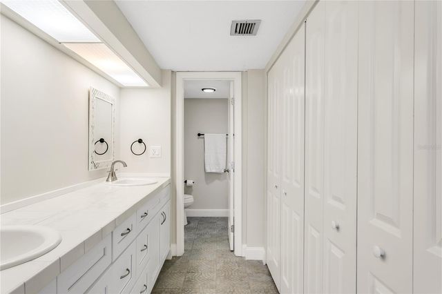 450 TREASURE ISLAND CAUSEWAY 104, Treasure Island, FL 33706